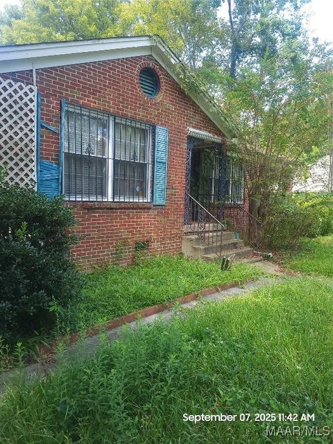 Photo of 3126 Gilmer Avenue, Montgomery, AL 36105 (MLS # 580405)