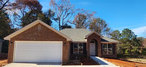 Photo of 245 Brownstone Loop, Elmore, AL 36022 (MLS # 581743)