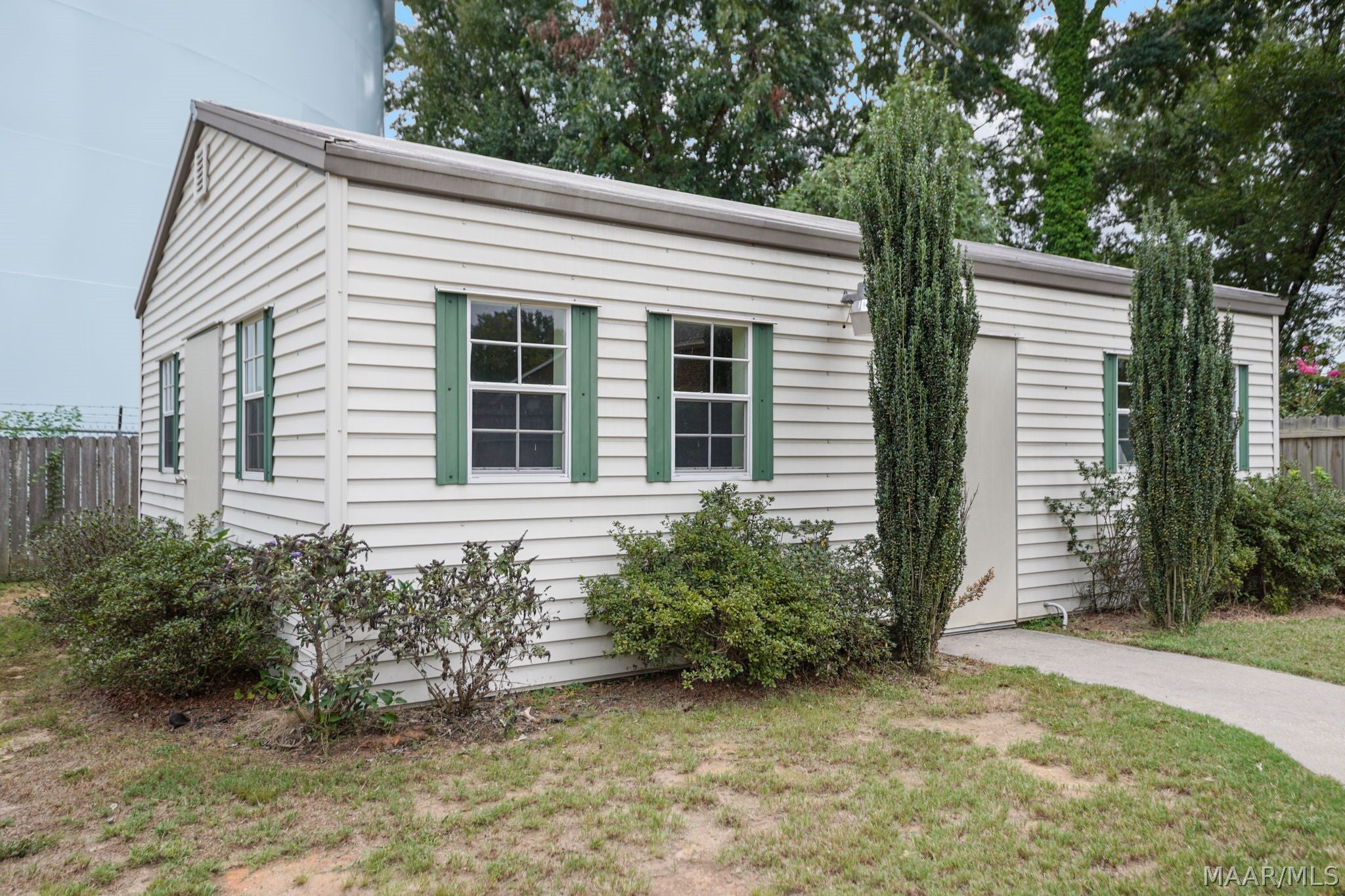 118 GRAND OAKS Boulevard - Photo 2