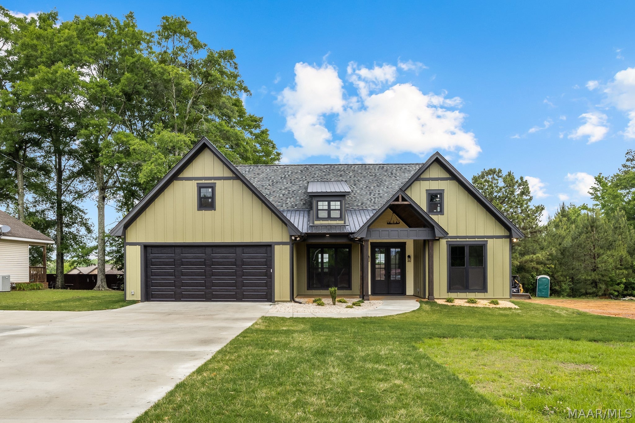 1604 4TH Avenue N - Photo 3