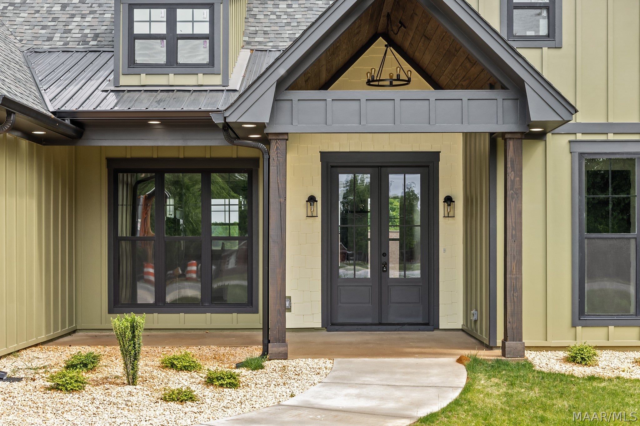 1604 4TH Avenue N - Photo 4