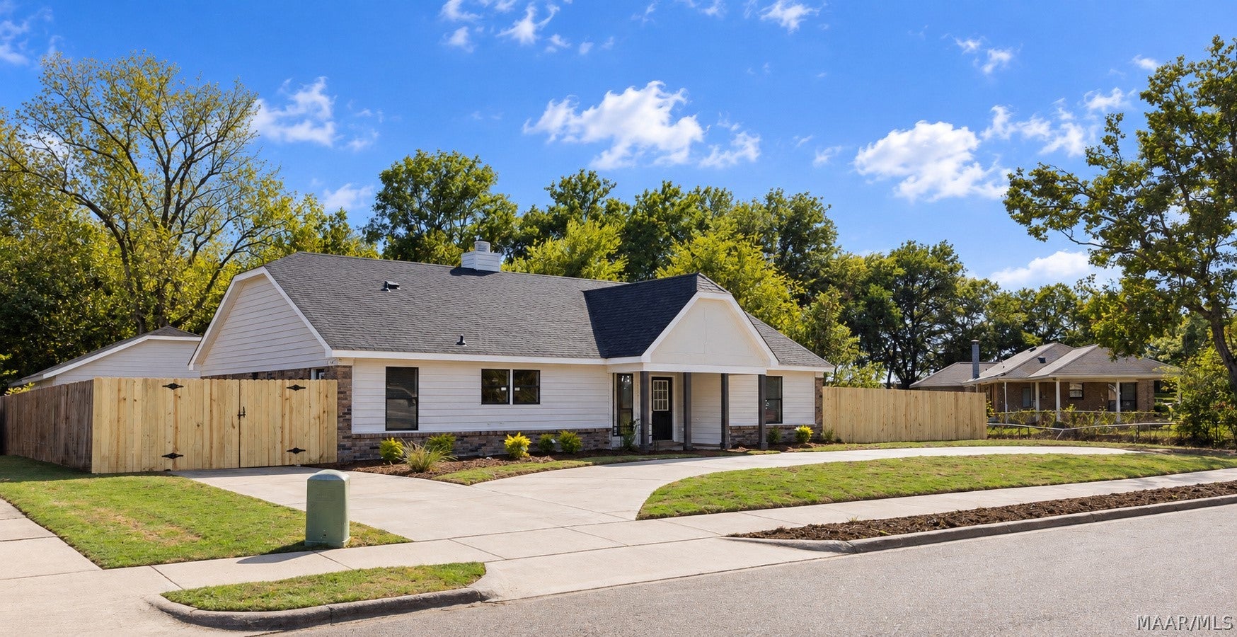 2325 Edinburgh Drive - Photo 4