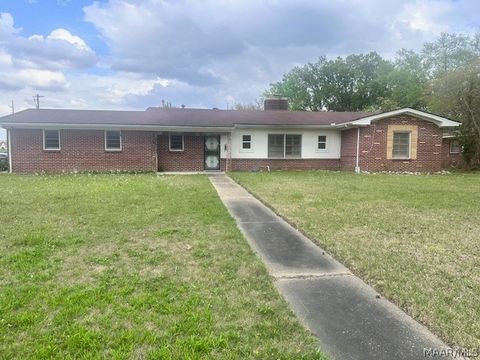 Photo of 2603 Fairmont Road, Montgomery, AL 36111 (MLS # 584899)