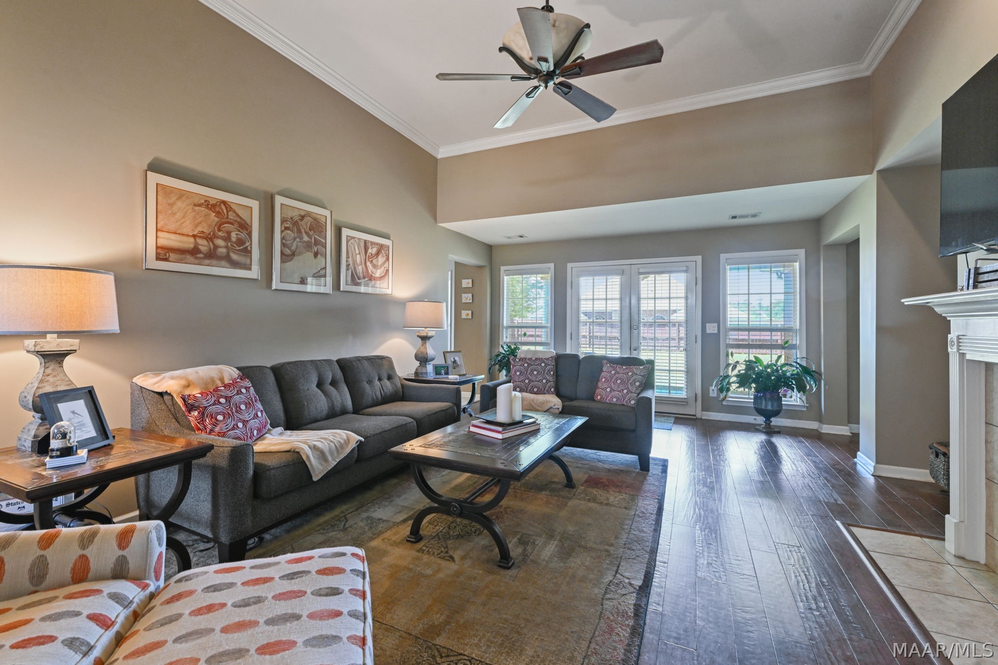 1045 E POPLAR Street - Photo 3