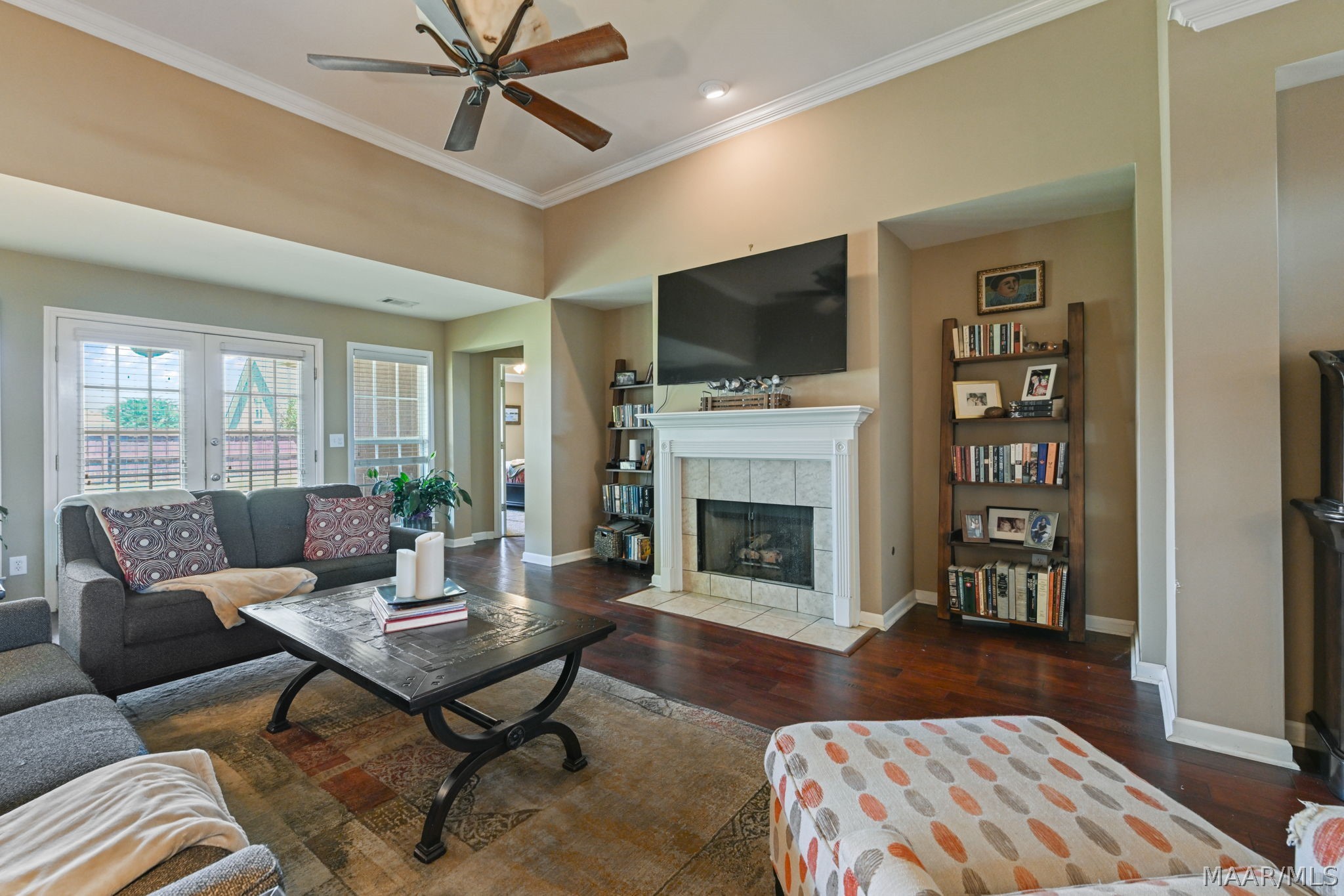 1045 E POPLAR Street - Photo 4