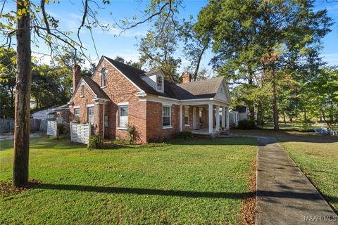 Photo of 3294 S PERRY Street, Montgomery, AL 36105 (MLS # 581048)