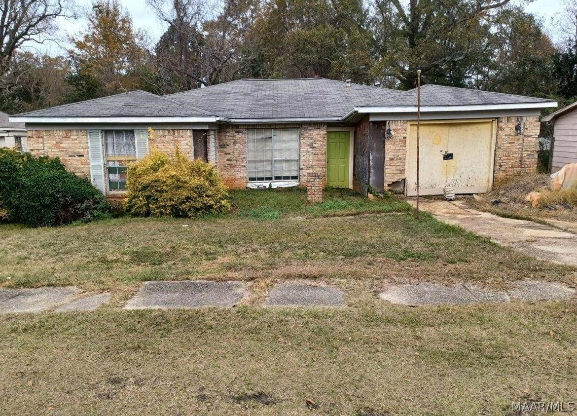 Photo 1 of 12 — 3614 Pleasant Valley Road, Mobile, AL 36609