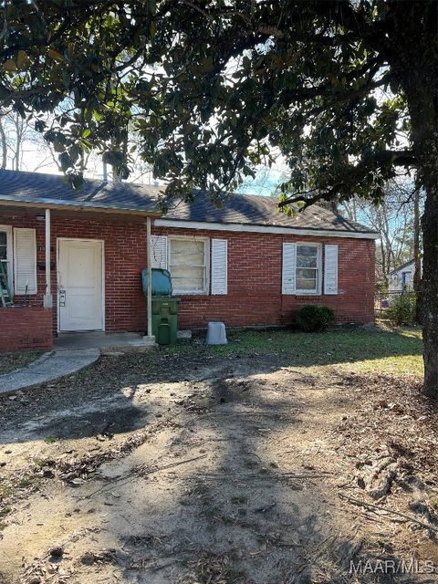 Photo of 109 Collinwood Avenue, Montgomery, AL 36105 (MLS # 582873)