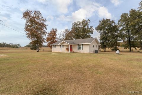 Photo of 466 County Road 368, Verbena, AL 36091 (MLS # 581167) Photo of 466 County Road 368, Verbena, AL 36091 (MLS # 581167)