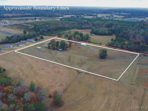 Photo of 466 County Road 368, Verbena, AL 36091 (MLS # 581167)