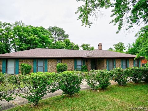 Photo of 3411 Royal Carriage Drive, Montgomery, AL 36116 (MLS # 586189)