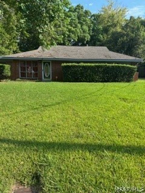 Photo of 1037 LYNWOOD Drive, Montgomery, AL 36111 (MLS # 585882)