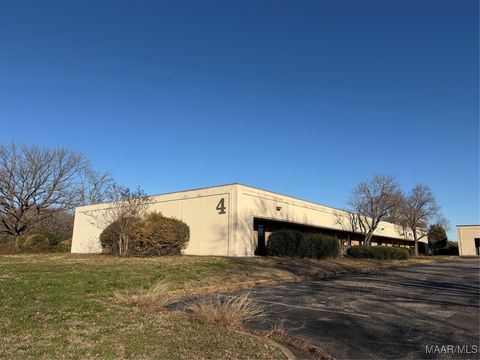 Photo of 2540 Fairlane Drive, Montgomery, AL 36116 (MLS # 583130)