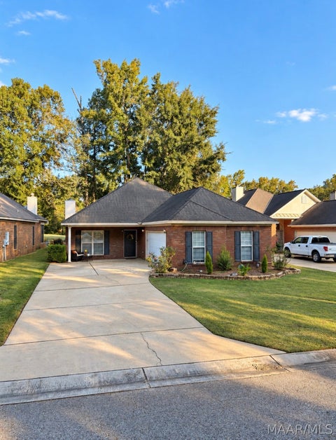 Photo of 339 RIVER BIRCH Circle, Wetumpka, AL 36093 (MLS # 590853)