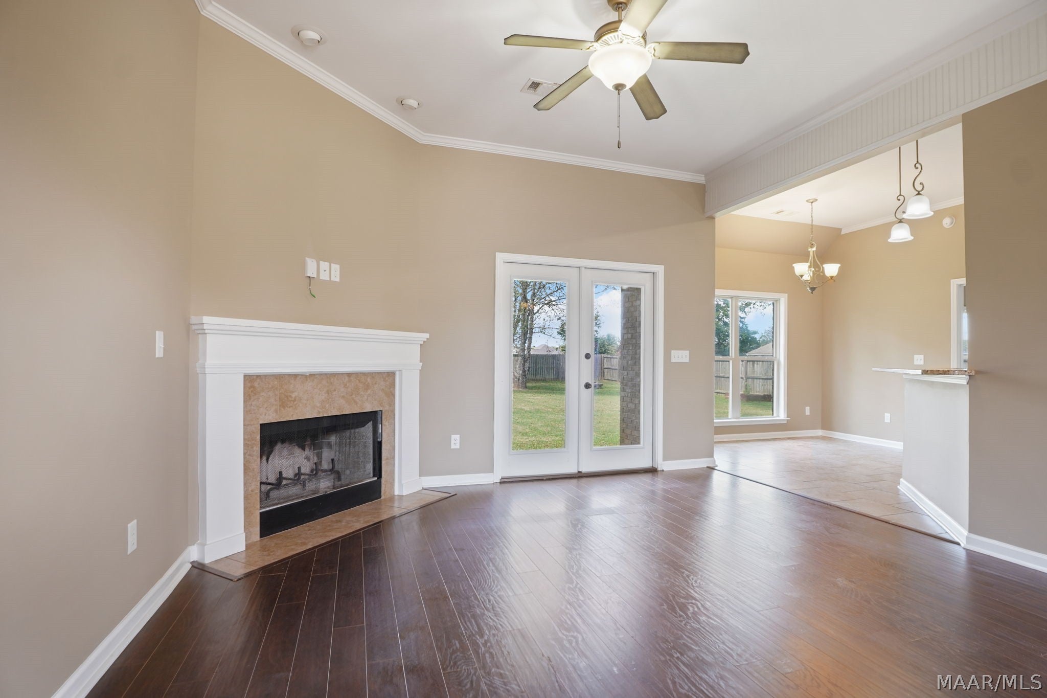 324 Landcaster Drive - Photo 4