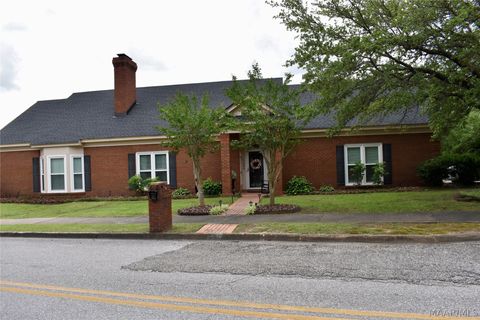 Photo of 1640 Cairnbrook Drive, Montgomery, AL 36106 (MLS # 587186)