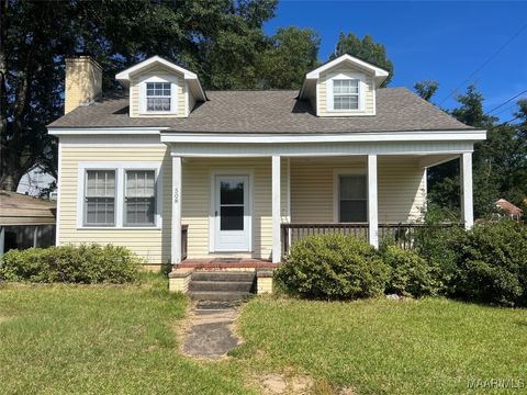 Photo of 508 N Central Avenue, Alexander City, AL 35010 (MLS # 581854)