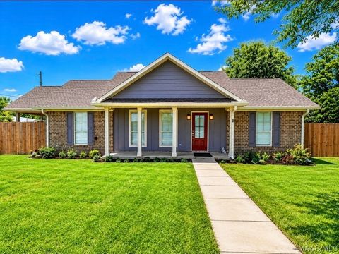 Photo of 601 S Presley Street, Atmore, AL 36502 (MLS # 587210)