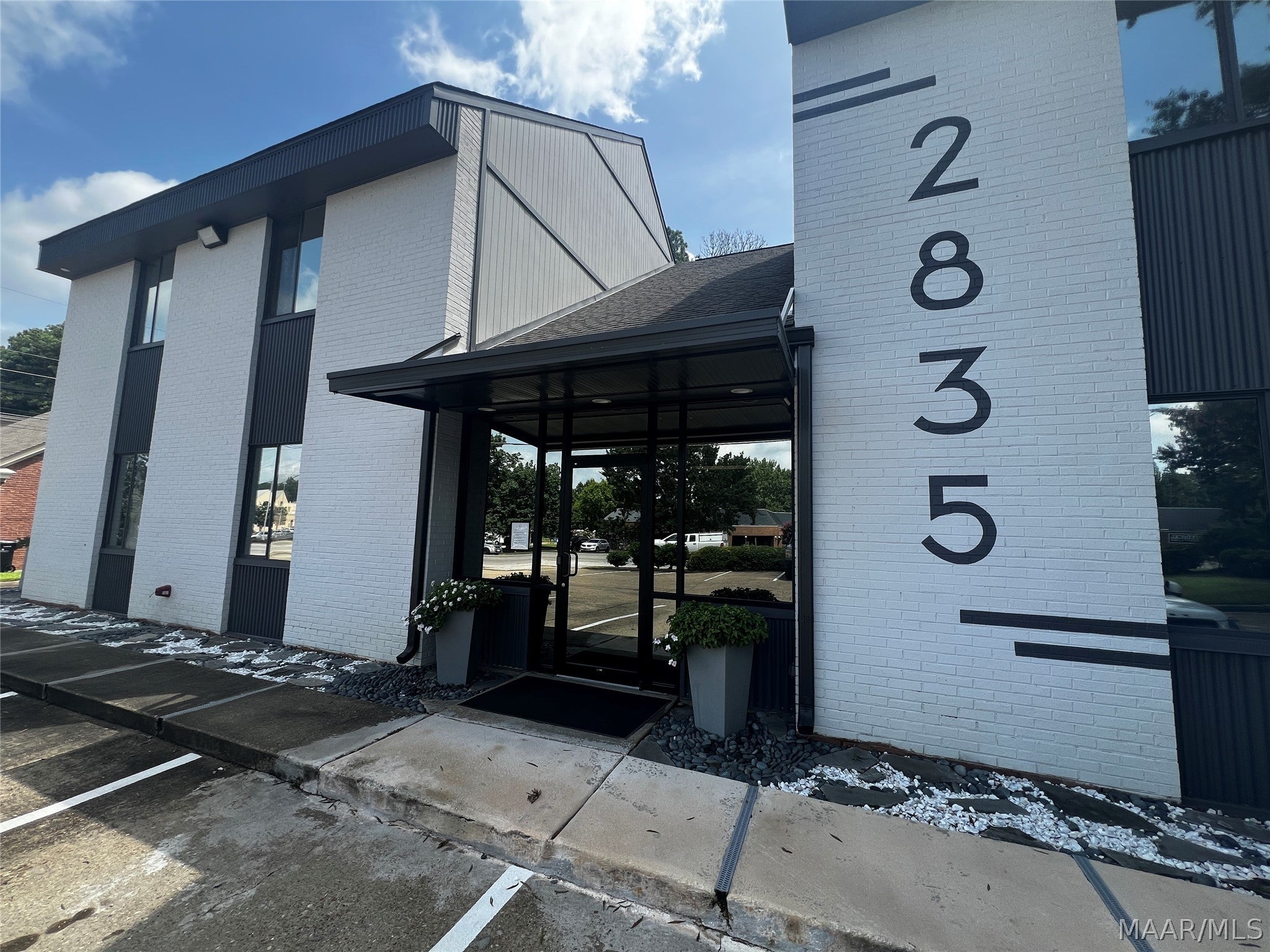 Photo 1 of 18 — 2835 Zelda Road 14, Montgomery, AL 36106