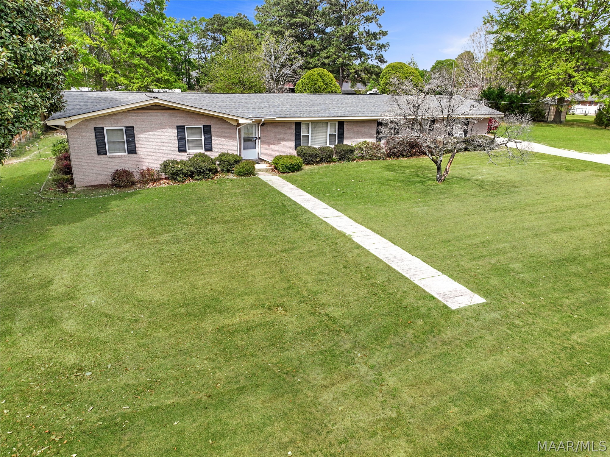 202 Elwyn Avenue - Photo 2