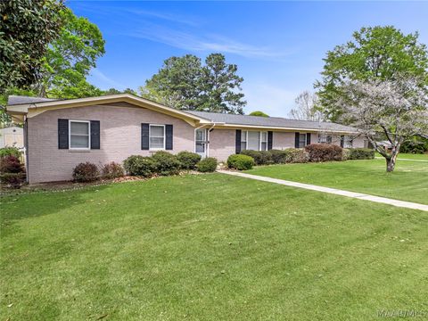 Photo of 202 Elwyn Avenue, Clanton, AL 35045 (MLS # 585414)