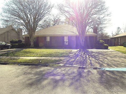Photo of 3633 Castle Ridge Road, Montgomery, AL 36116 (MLS # 581974)