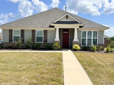 Photo of 901 Hedgefield Way, Prattville, AL 36066 (MLS # 583377)
