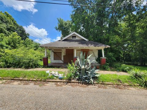 Photo of 1501 S Holt Street, Montgomery, AL 36108 (MLS # 588055)
