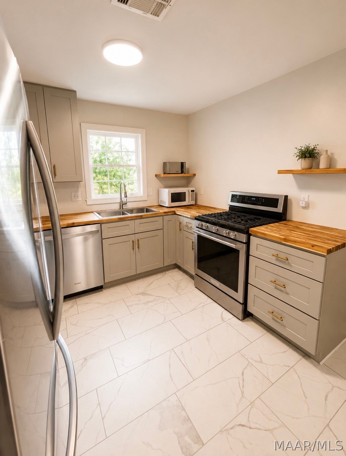 1231 Pama Court - Photo 4