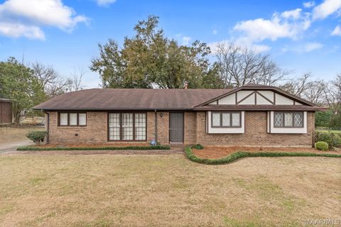 Photo of 1848 Cairnbrook Drive, Montgomery, AL 36106 (MLS # 584251)