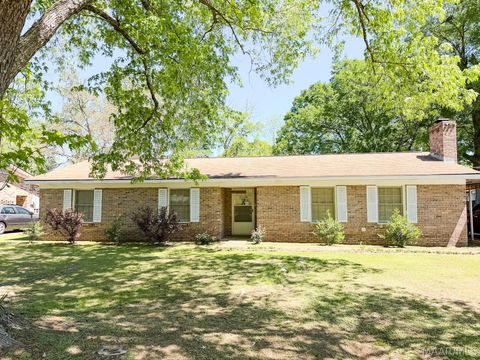 Photo of 132 Butler Street, Selma, AL 36701 (MLS # 585663)