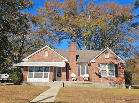 Photo of 808 W Tallassee Street, Wetumpka, AL 36092 (MLS # 582357)