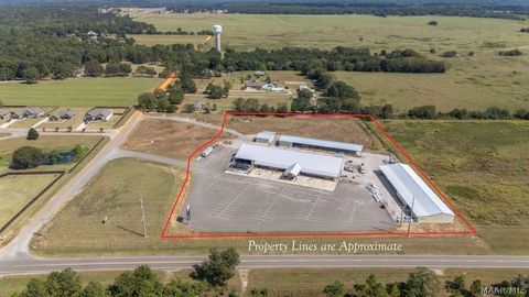 Photo of 108 County Road 100, Deatsville, AL 36022 (MLS # 584158)