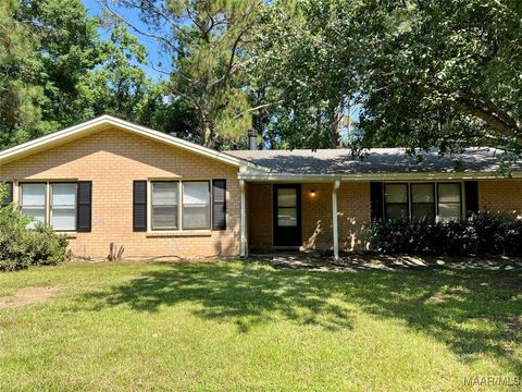 Photo of 334 DEE Drive, Montgomery, AL 36108 (MLS # 579604)