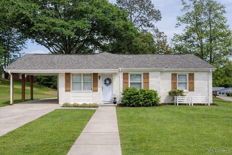 Photo of 802 Gillespie Street, Prattville, AL 36067 (MLS # 585460)