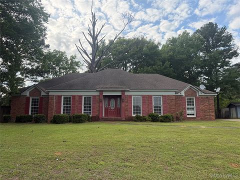 Photo of 420 Ivanhoe Drive, Selma, AL 36701 (MLS # 586434)