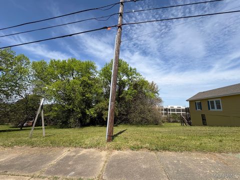 Photo of 622 Clay Street, Montgomery, AL 36104 (MLS # 585003)