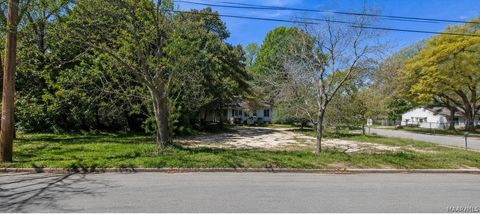 Photo of 811 1st Avenue, Selma, AL 36701 (MLS # 582745)