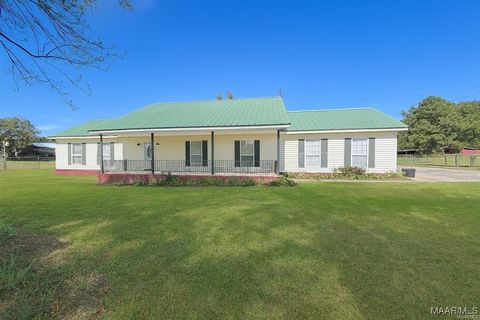 Photo of 1826 Highway 14 W, Prattville, AL 36067 (MLS # 582891)