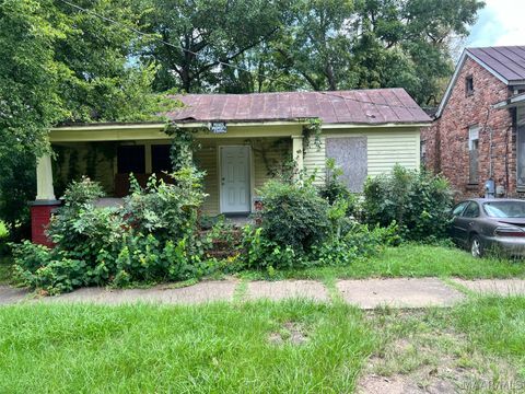 Photo of 1804 Alabama Avenue, Selma, AL 36703 (MLS # 584739)