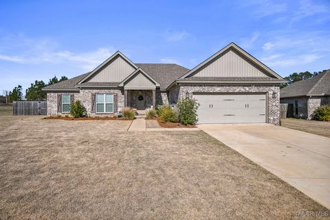 Photo of 197 Tallahatchie Drive, Wetumpka, AL 36093 (MLS # 583335)