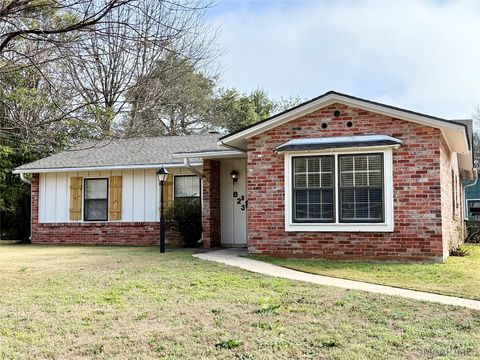 Photo of 823 Dumont Drive, Montgomery, AL 36109 (MLS # 583743)