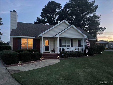 Photo of 1715 FORMOSA Court, Deatsville, AL 36022 (MLS # 582312)