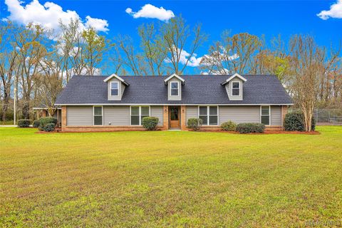 Photo of 1609 Chapel Road, Wetumpka, AL 36092 (MLS # 584825)