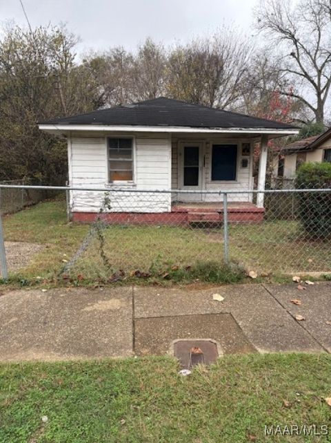 Photo of 1118 Oak Street, Montgomery, AL 36108 (MLS # 581840)