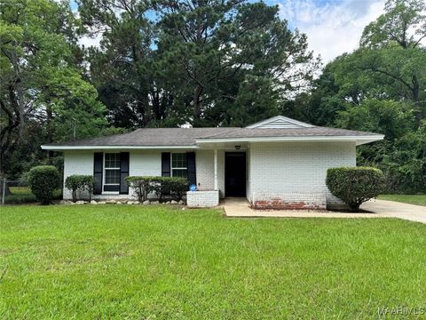 Photo of 3946 Matterhorn Street, Montgomery, AL 36116 (MLS # 580899)