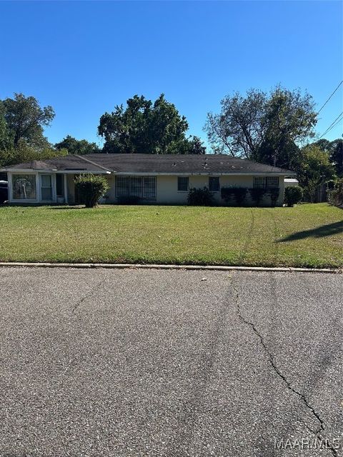 Photo of 628 LYNWOOD Drive, Montgomery, AL 36111 (MLS # 581013)