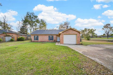 Photo of 6735 Pineleaf Drive, Elmore, AL 36025 (MLS # 584161)