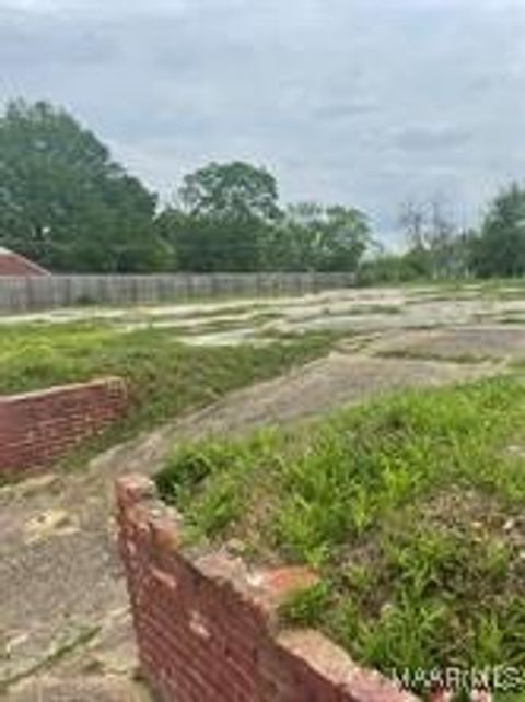 Photo of 968 Highland Avenue, Montgomery, AL 36104 (MLS # 582182)