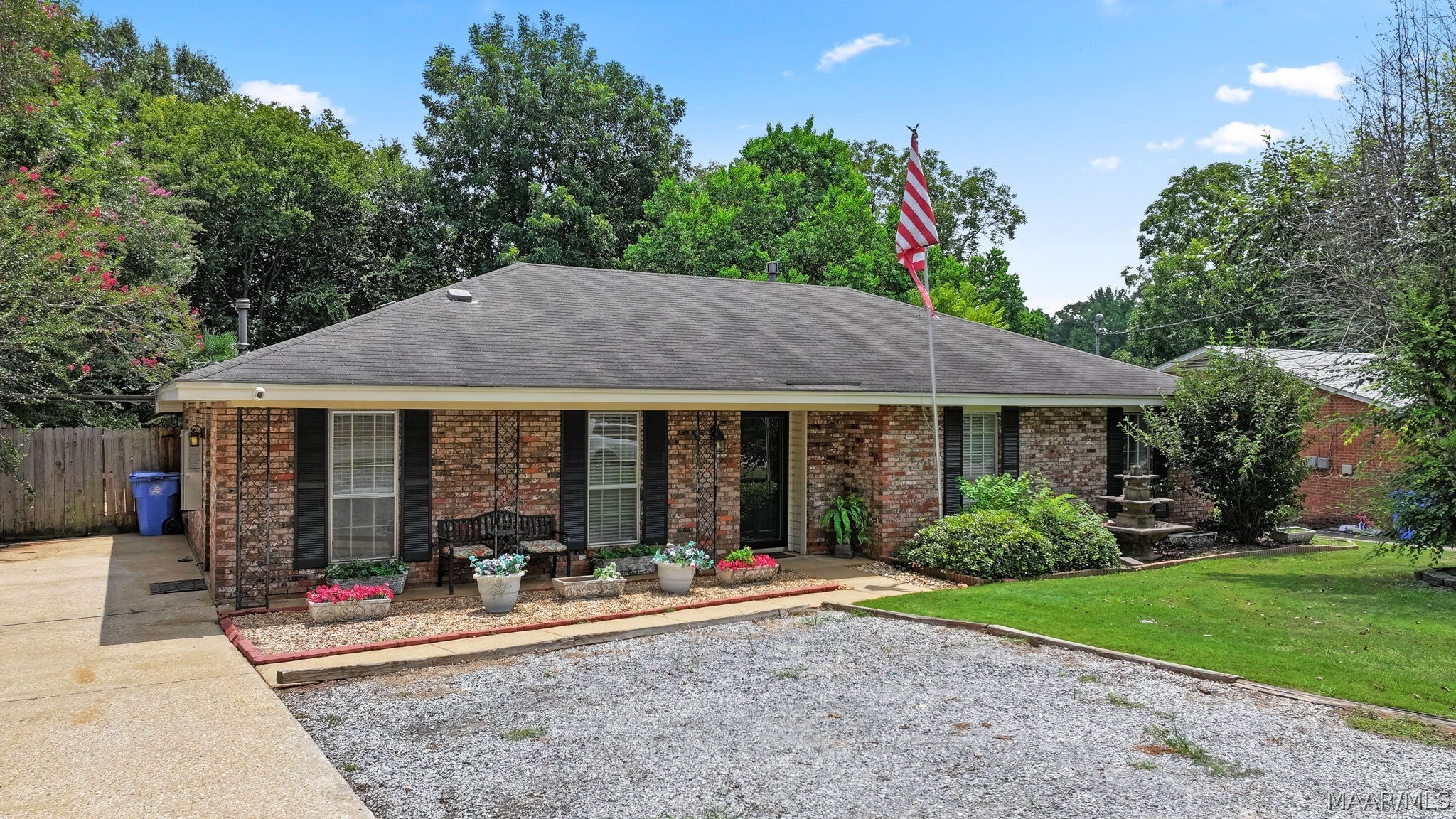 206 Sheila Boulevard - Photo 3